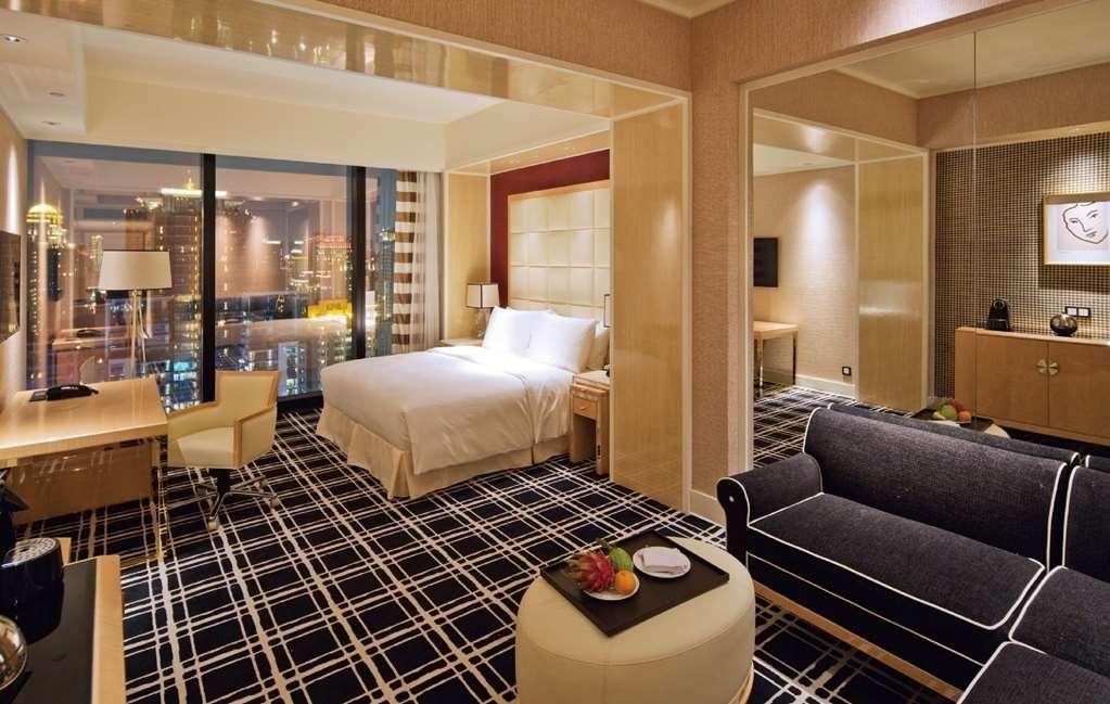The Lin Hotel Taichung Habitación foto A suite at the hotel