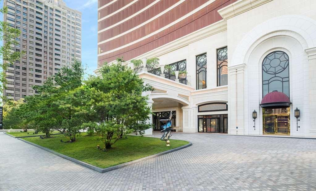 The Lin Hotel Taichung Facilidades foto The entrance of the hotel