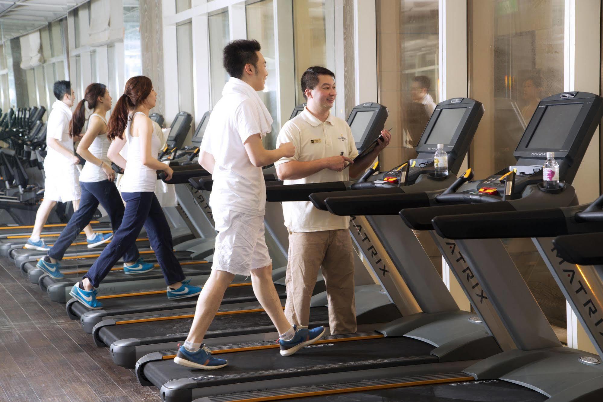 The Lin Hotel Taichung Exterior foto People exercising on treadmills